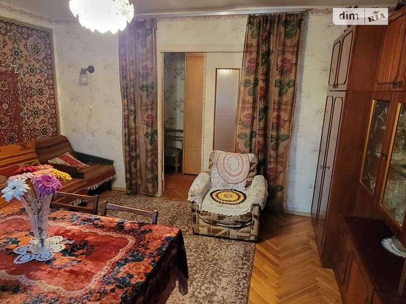 Продажа 3-комнатной квартиры 60 м², Ушинского ул., 27