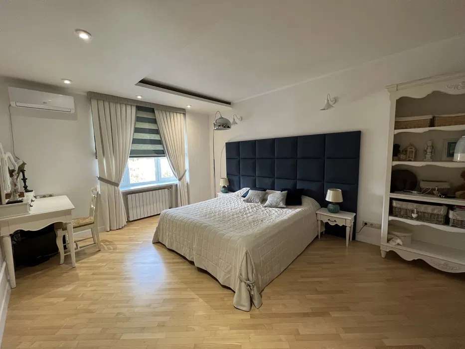 Продажа 4-комнатной квартиры 150 м², Сеченова ул., 7А