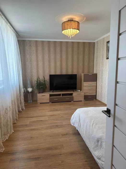 Продажа 3-комнатной квартиры 80 м², Николая Закревского ул., 95В