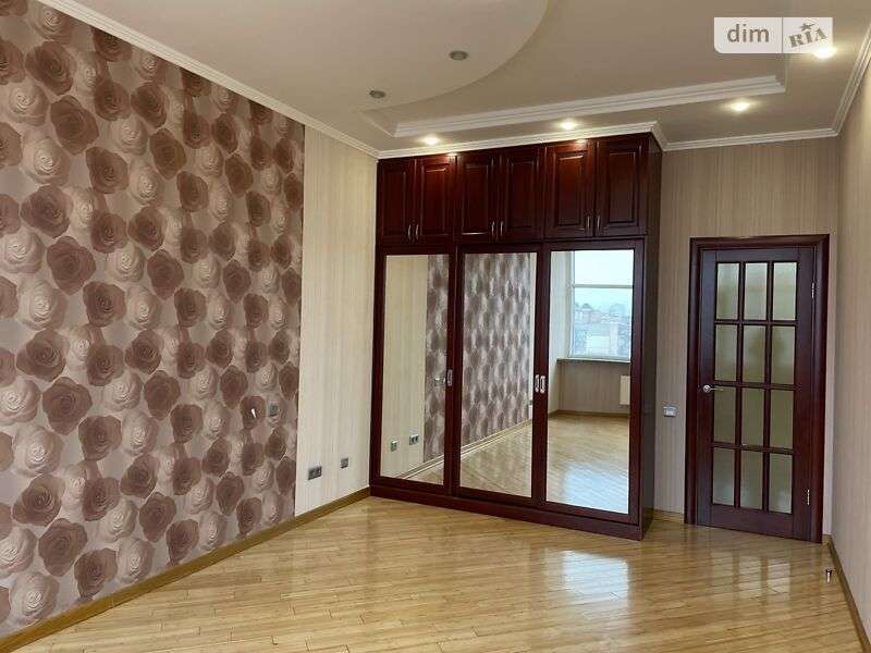 Продажа 3-комнатной квартиры 134 м², Богдана Хмельницкого ул., 41