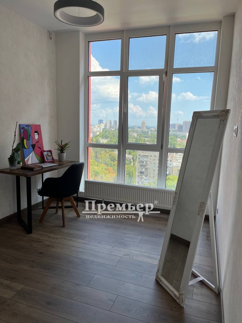 Продажа 2-комнатной квартиры 67.6 м², Академика Филатова ул.
