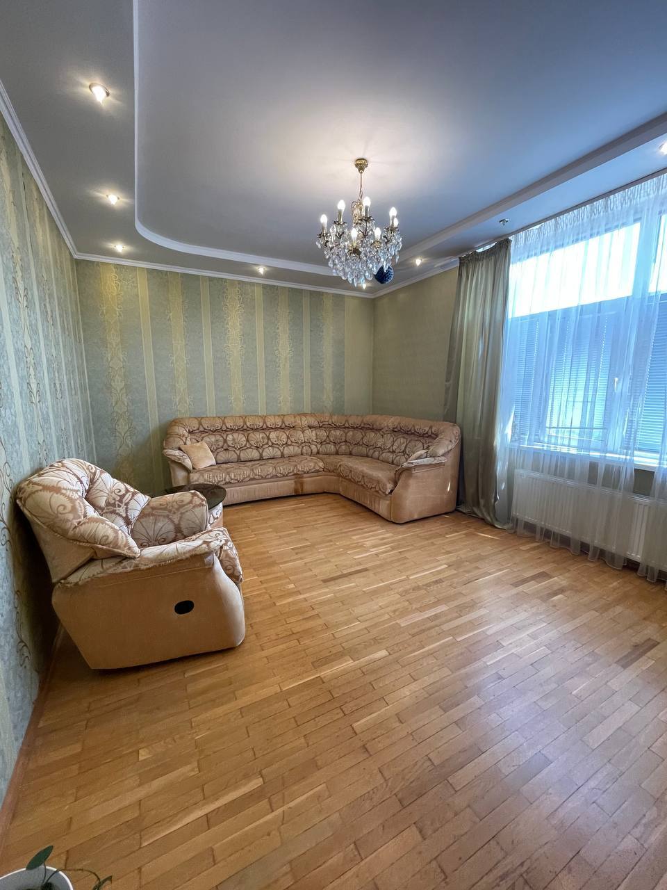 Продажа 3-комнатной квартиры 92 м², Академическая ул., 20