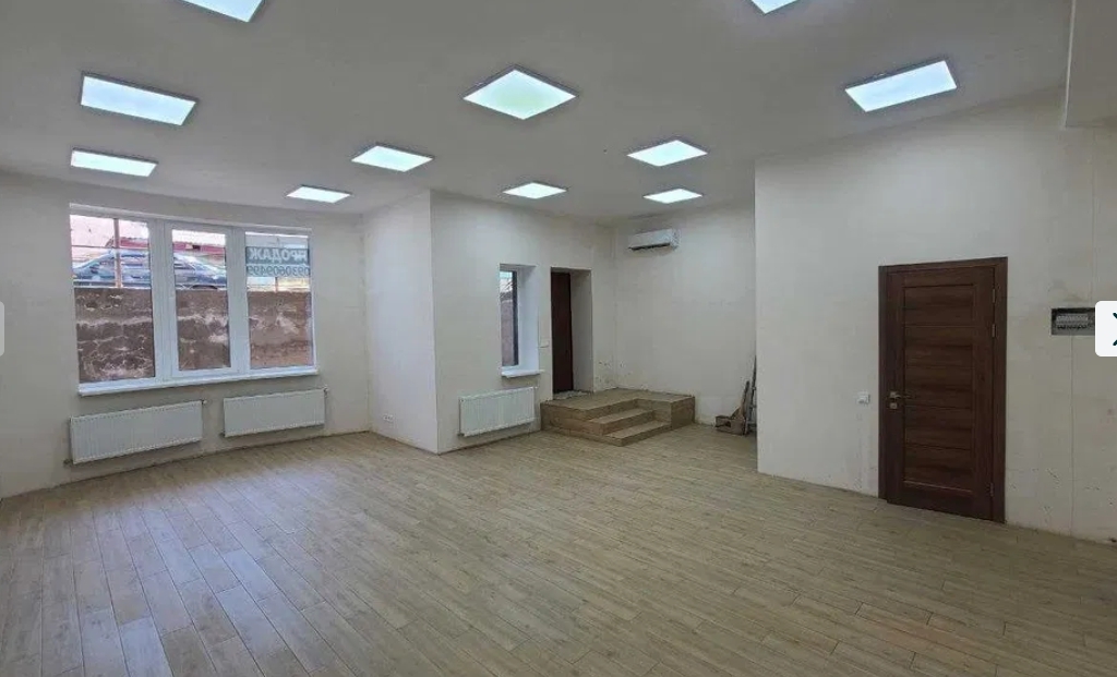 Продаж офісу 130 м², Зоопарковая вул.