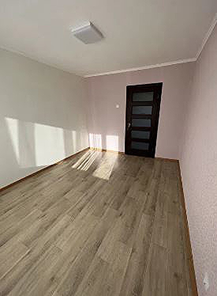 Продаж 3-кімнатної квартири 64 м², Калинова вул., 64