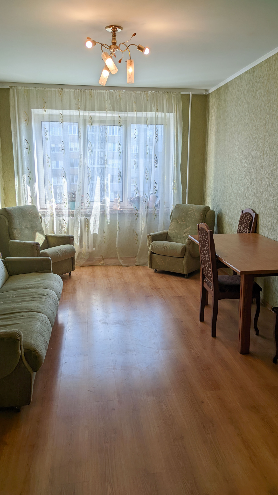 Продажа 3-комнатной квартиры 65 м², Млинівська вул.