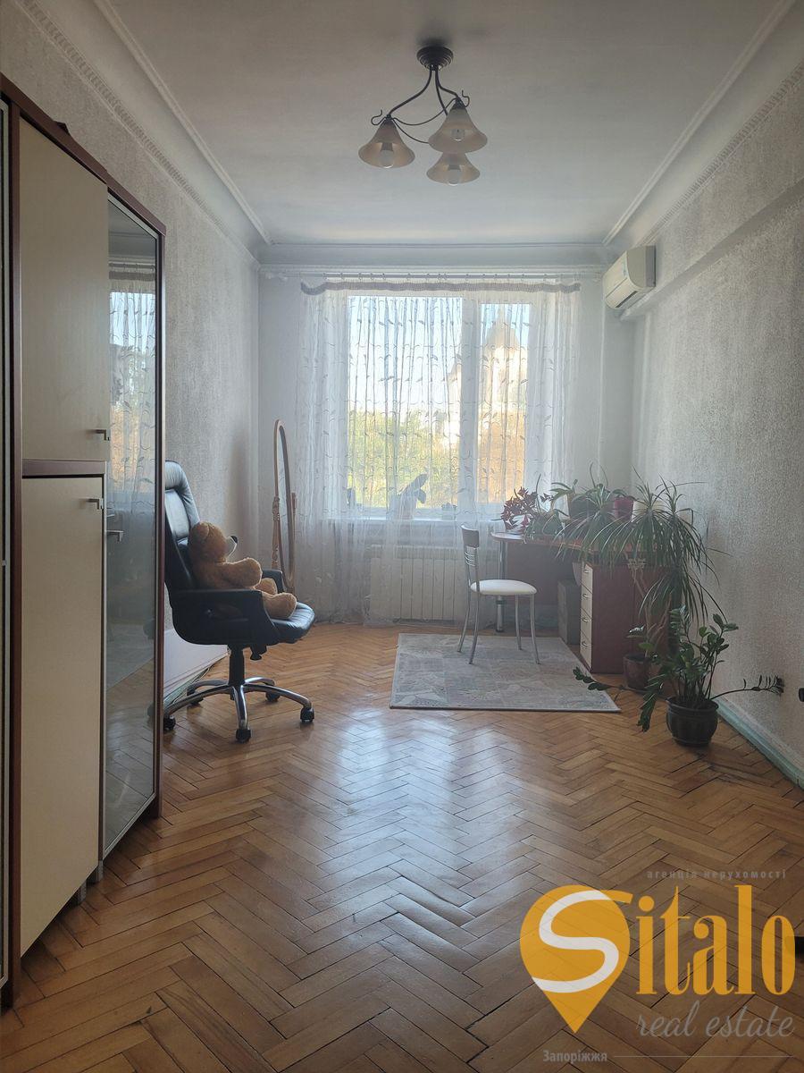 Продажа 3-комнатной квартиры 88 м², Базарная ул.
