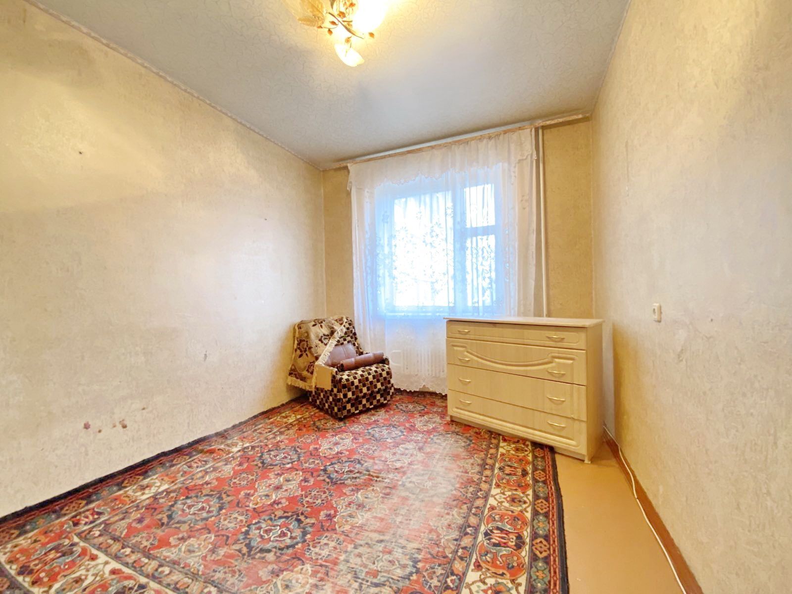 Продаж 3-кімнатної квартири 68.5 м², Крилова вул.