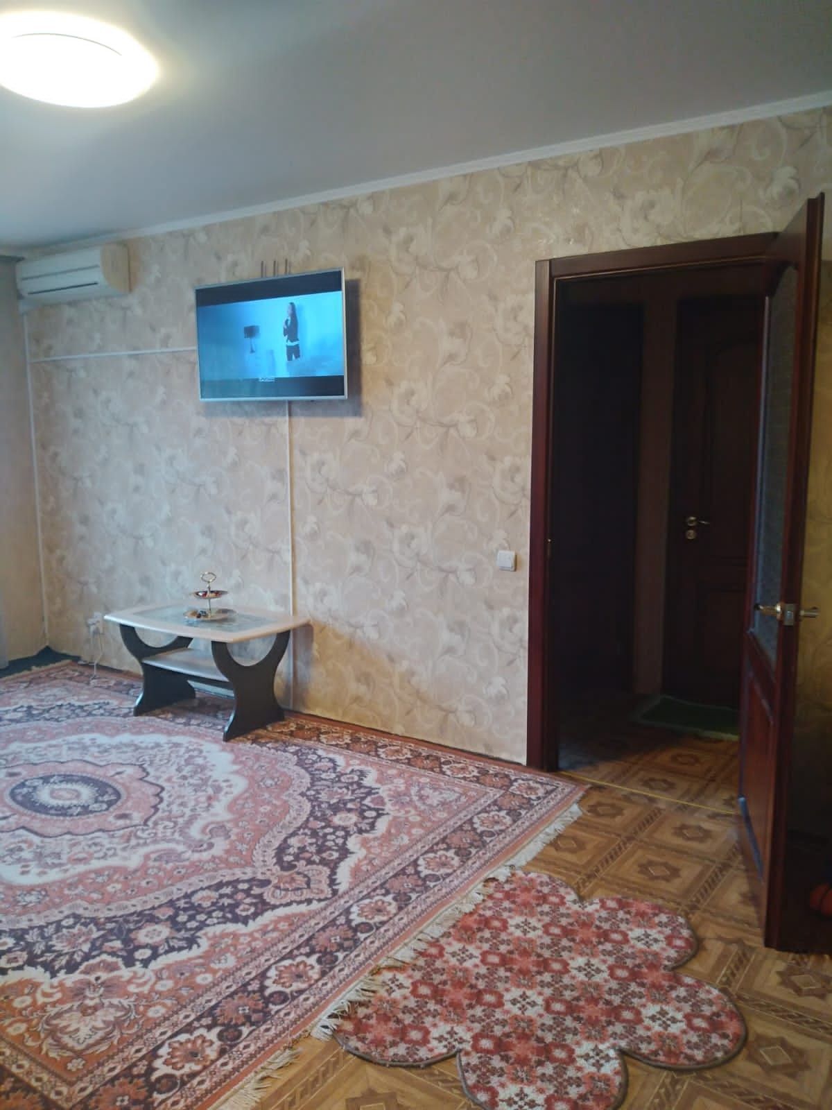 Продажа 3-комнатной квартиры 58 м², Александра Поля просп.