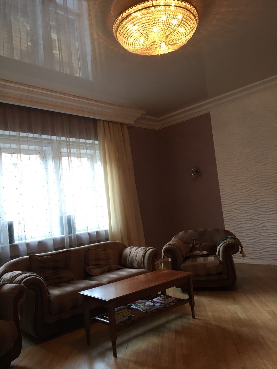 Продаж 4-кімнатної квартири 200 м², Миколи Лисенка вул., 5