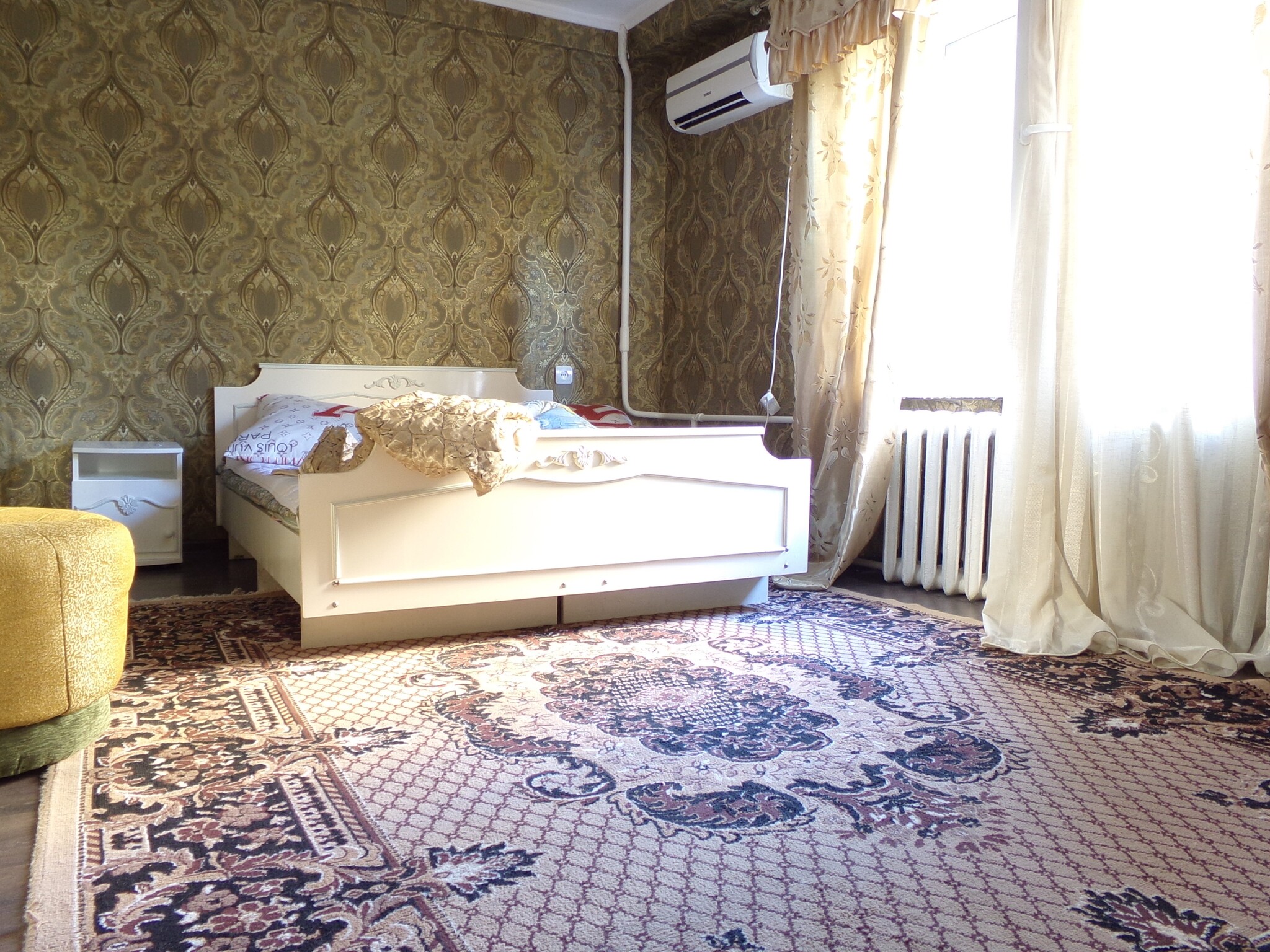 3-комнатная квартира посуточно 90 м², Леси Украинки бул., 9