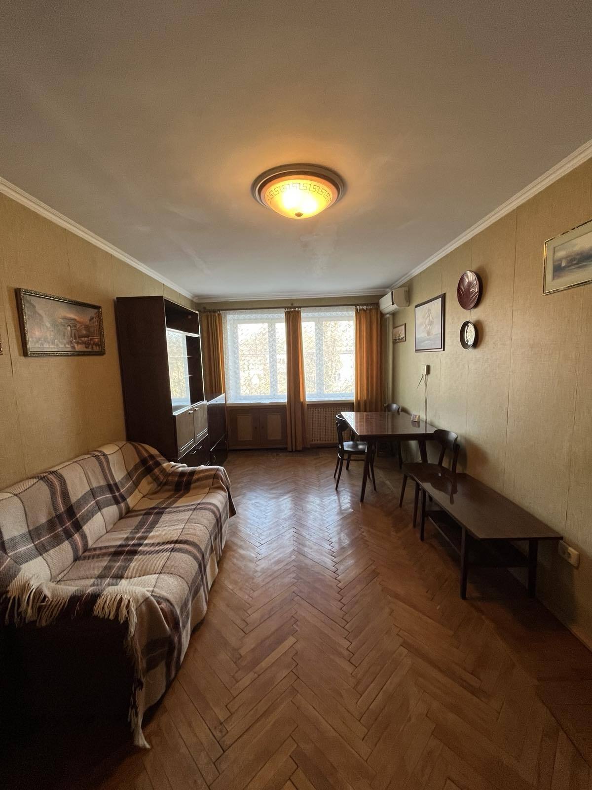 Продажа 3-комнатной квартиры 63 м², Героев Крут ул., 35