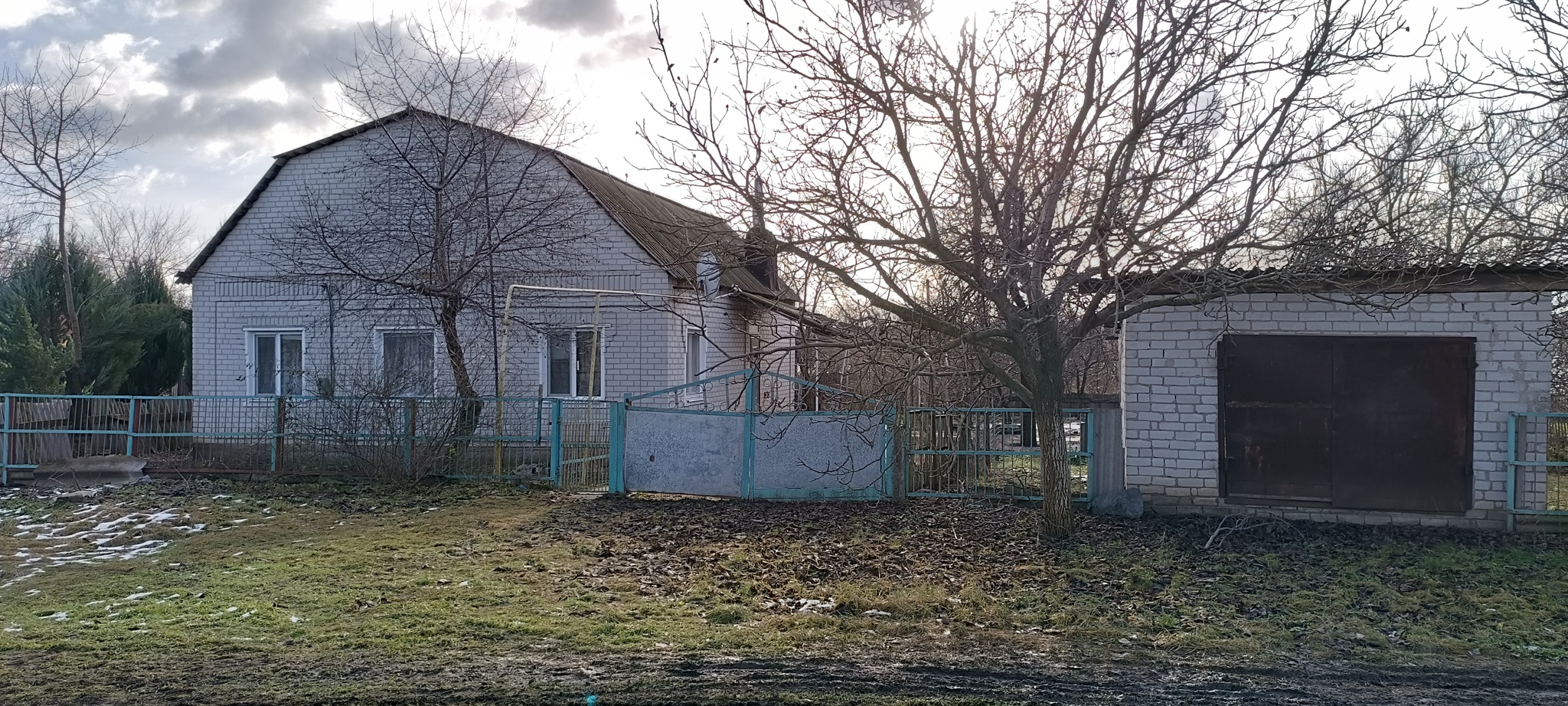 Дом с прямым выходом на реку Днепр и лес в заповедной зоне Днепр. обл