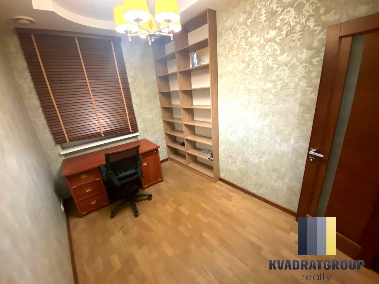Продажа 3-комнатной квартиры 89 м², Александра Поля просп.