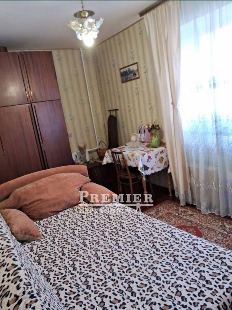 Продажа 3-комнатной квартиры 52 м², Академика Филатова ул.