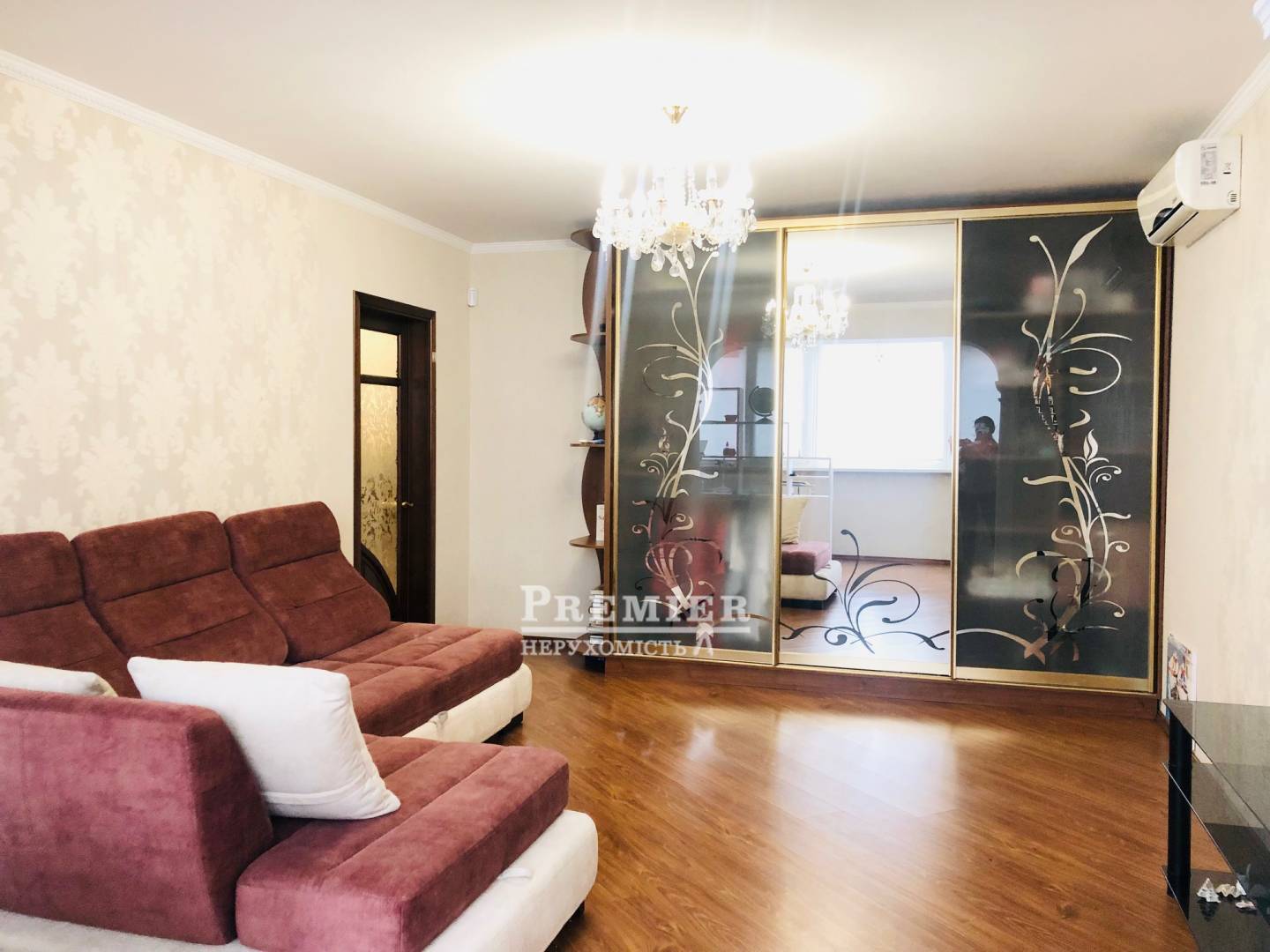 Продажа 4-комнатной квартиры 100 м², Академика Глушко просп.