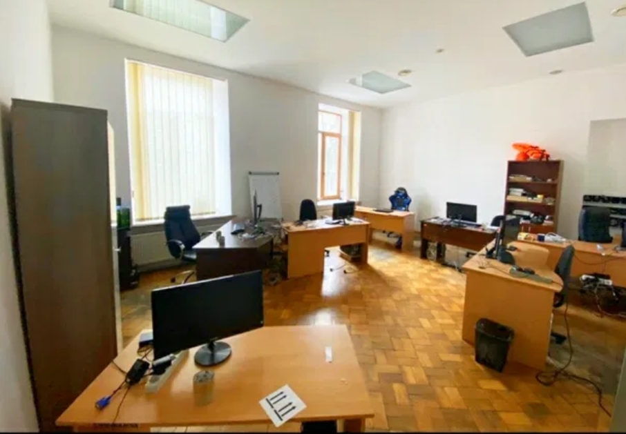 Продаж офісу 230 м², Преображенська вул.