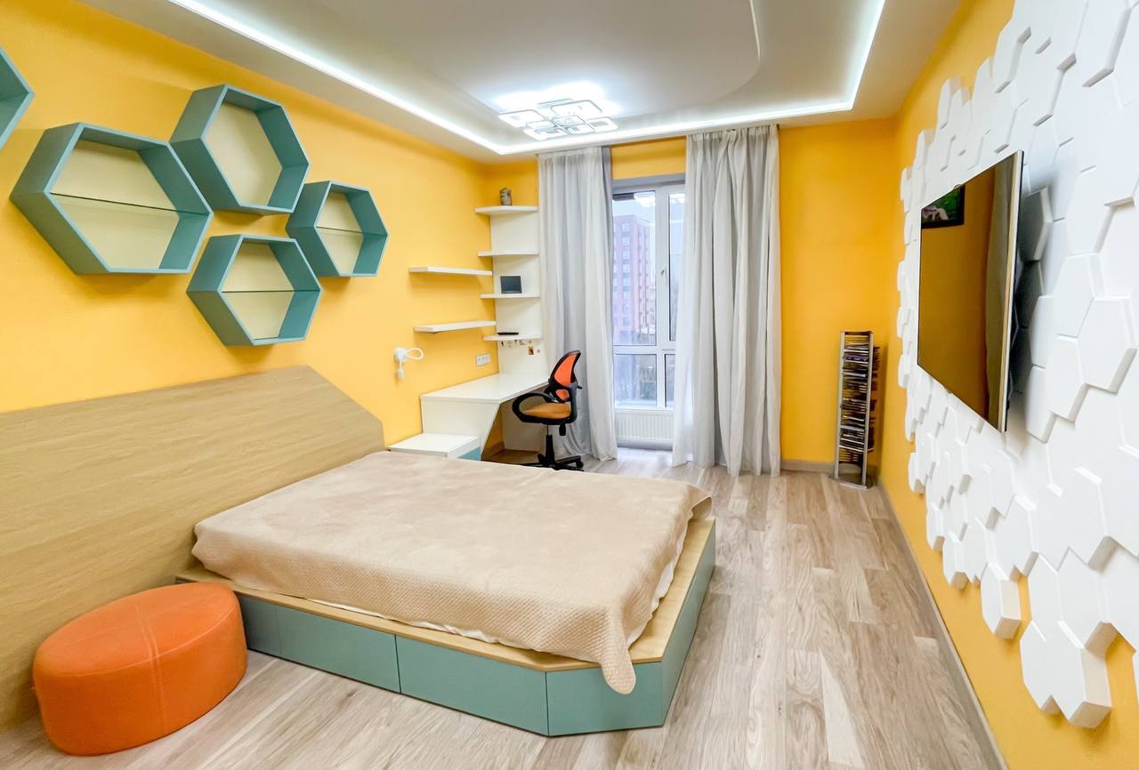 Продажа 4-комнатной квартиры 127 м², Василия Жуковского ул.