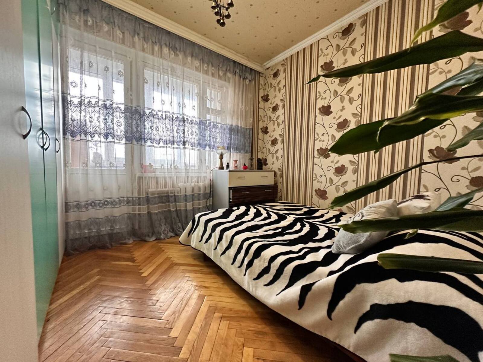 Продаж 3-кімнатної квартири 68 м², Івана Мазепи вул.