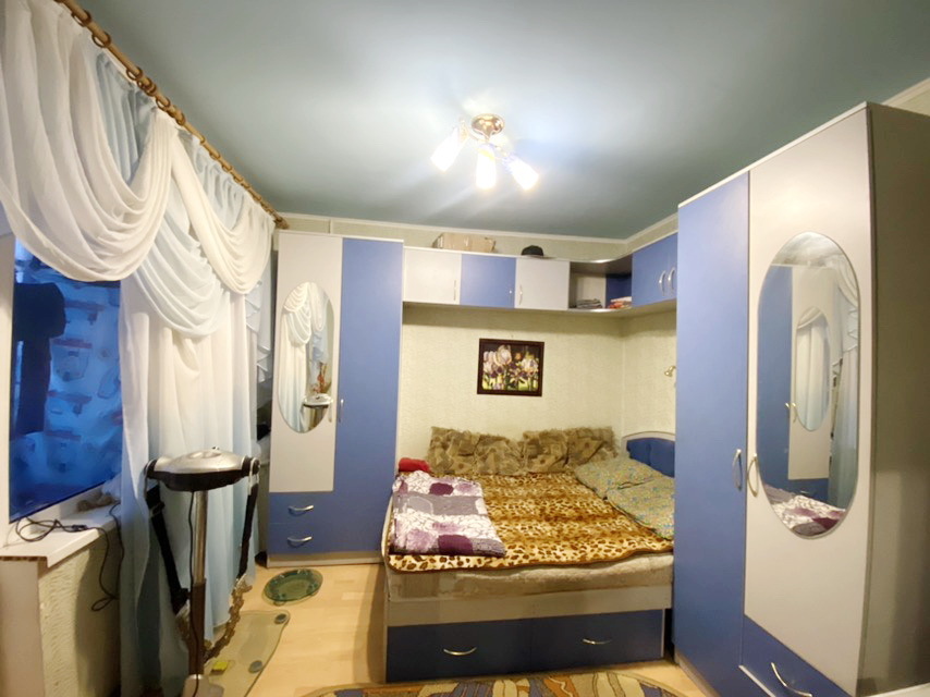 Продажа 3-комнатной квартиры 56 м², Киевская ул.
