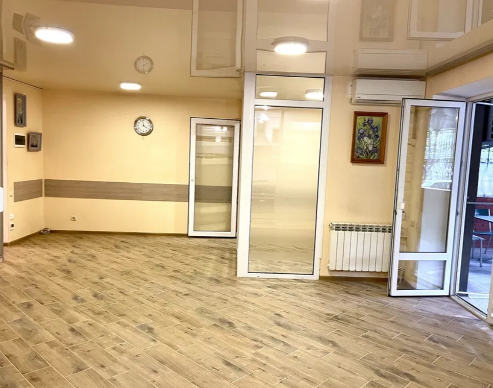 Продаж офісу 75 м², Петрова Генерала вул.