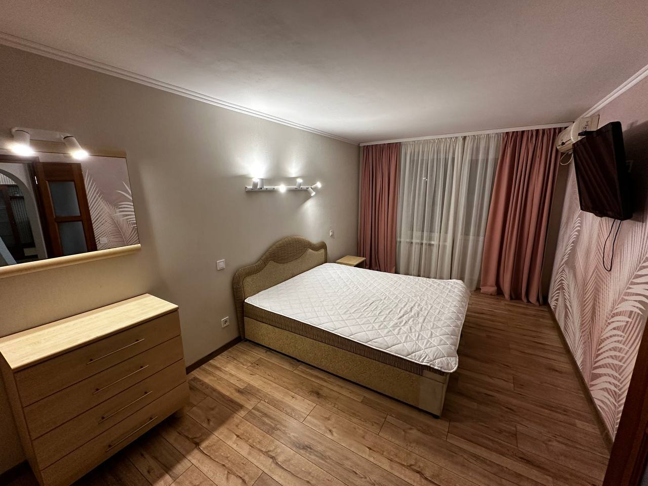 Аренда 2-комнатной квартиры 60 м², Звездный бул.