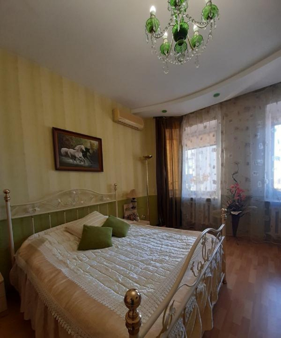 Продажа 3-комнатной квартиры 105 м², Киевский район, ул. Невского, 41