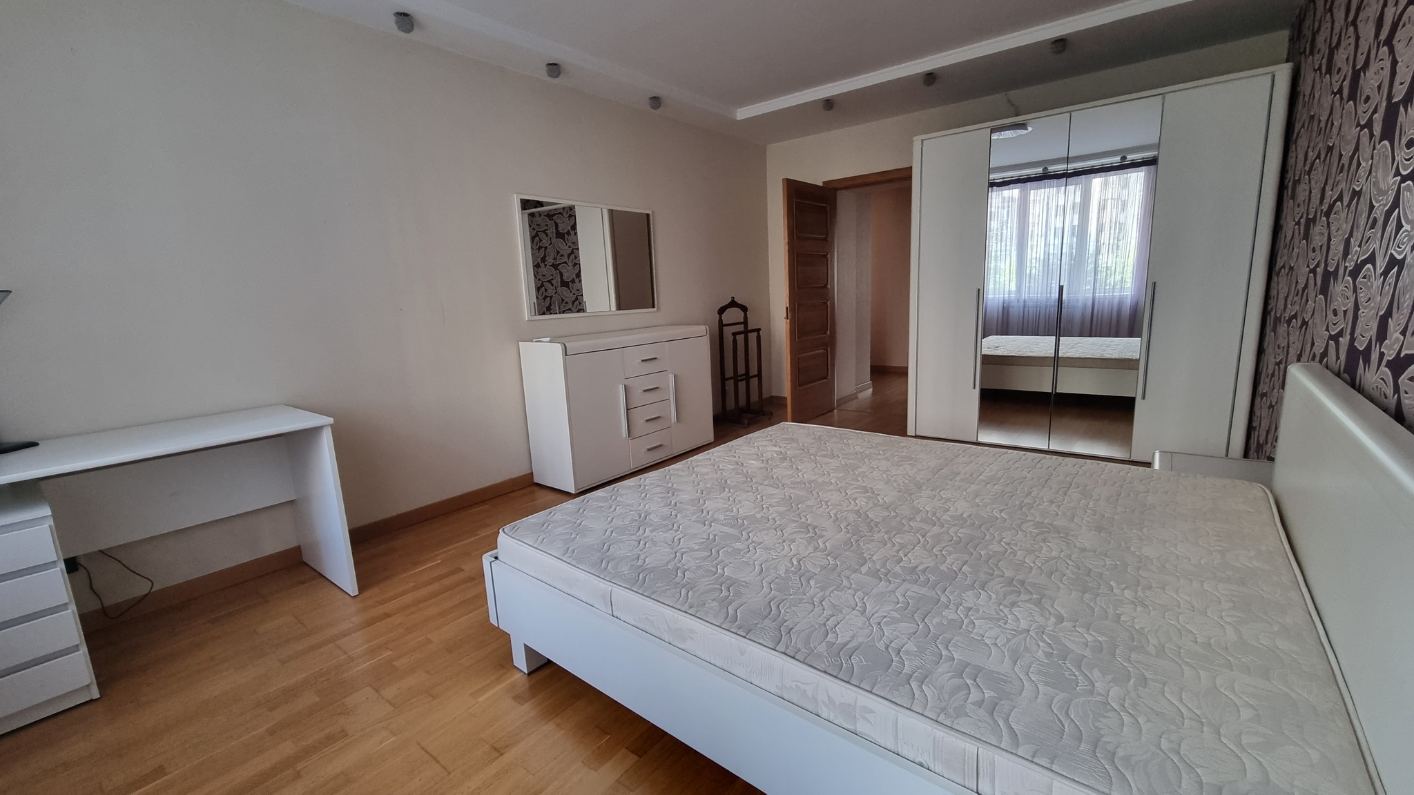 Продажа 4-комнатной квартиры 122 м², Ломоносова ул., 54А