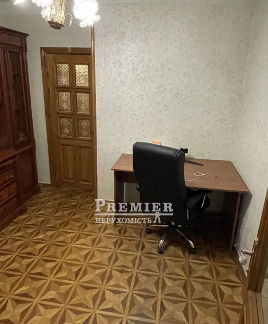Продаж 5-кімнатної квартири 129 м², Академіка Глушко просп.