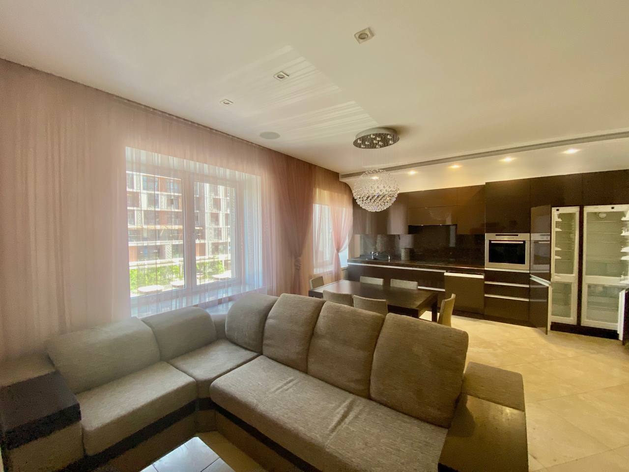 Продажа 4-комнатной квартиры 135 м², Кучеревского бул.