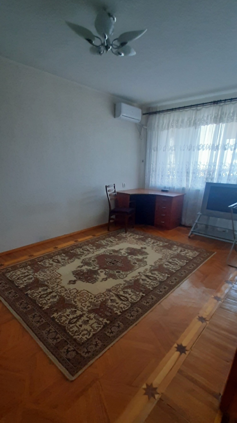 Продаж 3-кімнатної квартири 69 м², Дружби Народів вул.