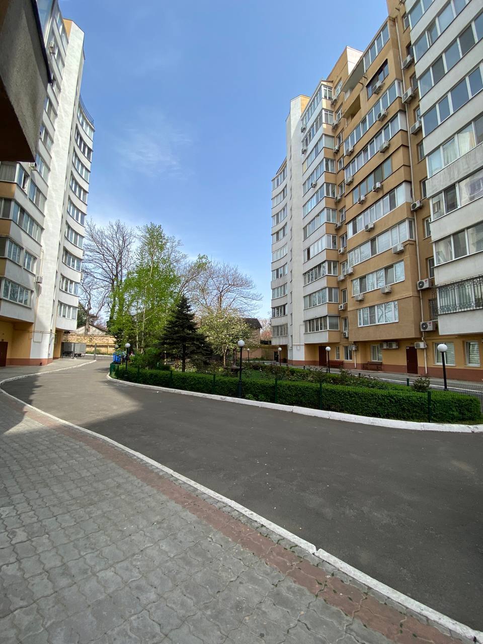 Аренда 2-комнатной квартиры 127 м², Авдеева-Черноморского ул., 2Б
