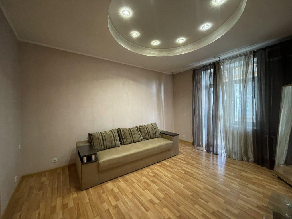 Продажа 2-комнатной квартиры 56 м², Соборности ул., 53