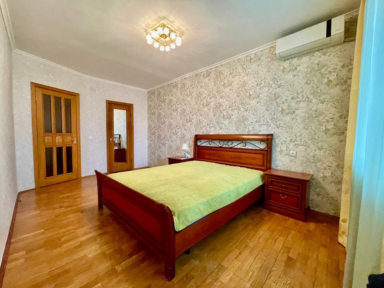 Продажа 3-комнатной квартиры 82 м², Звездный бул.