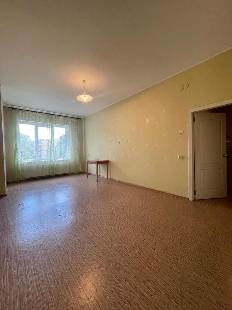 Продажа 2-комнатной квартиры 65 м²