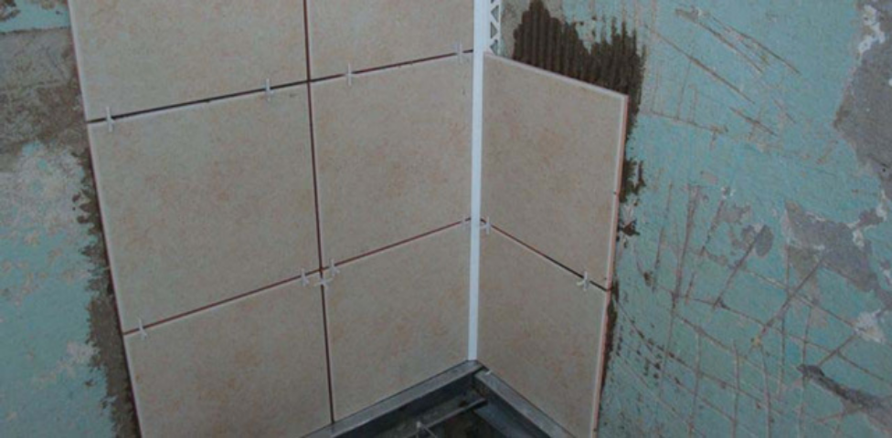 Укладка кафельной плитки с уголками Укладка кафельной плитки с уголками