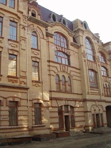 Київ, Воздвиженська вул., 32