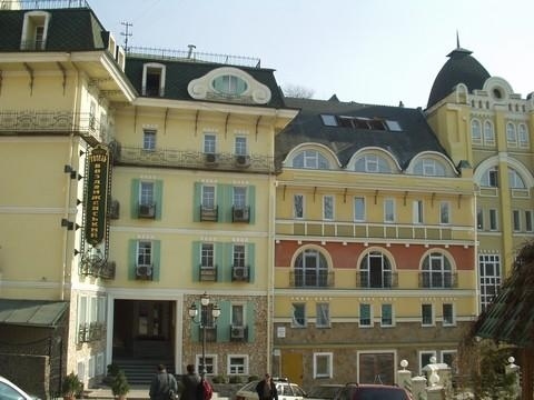 Київ, Воздвиженська вул., 58