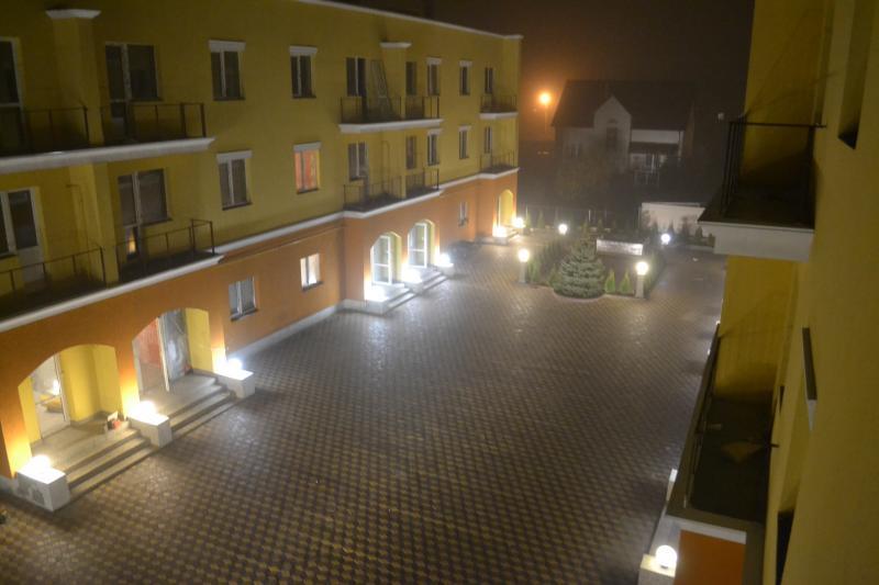 Київська обл., Києво-Святошинський район, с. Святопетрівське, Грушевського вул., 7