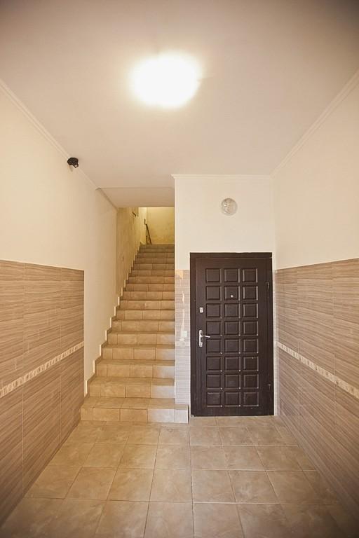 Київська обл., Києво-Святошинський район, с. Святопетрівське, Грушевського вул., 7