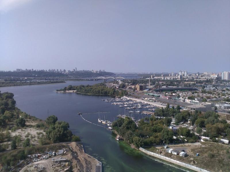 Київ, Зарічна вул., 1Б