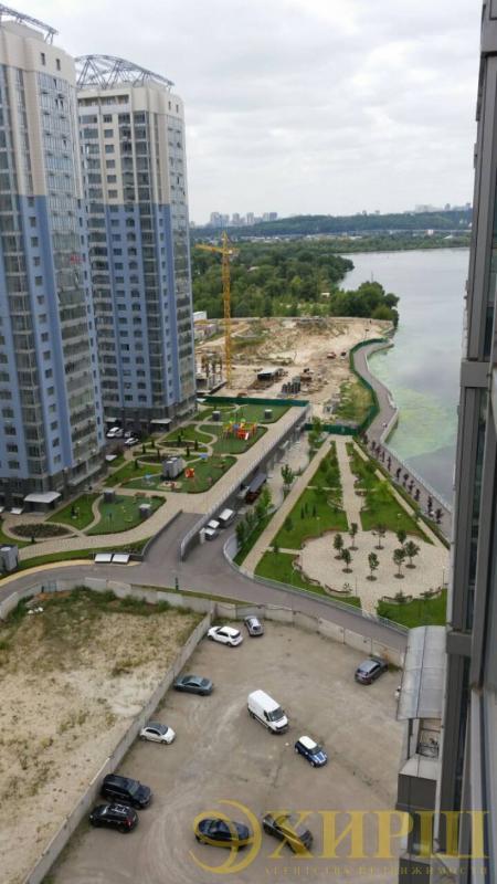 Продажа 3-комнатной квартиры 87 м², Днепровская наб., 14