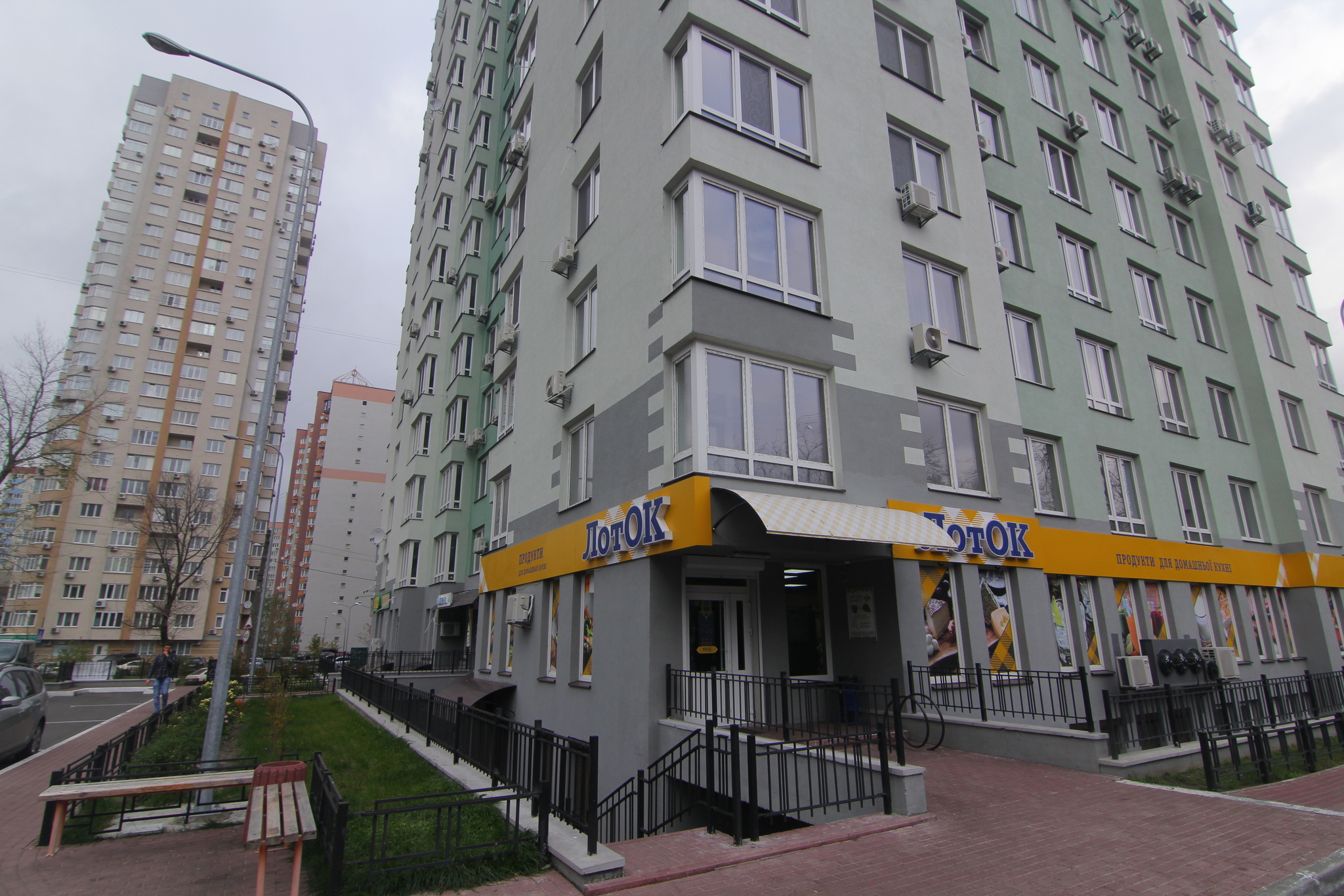 Київ, Феодосійська вул., 2Л