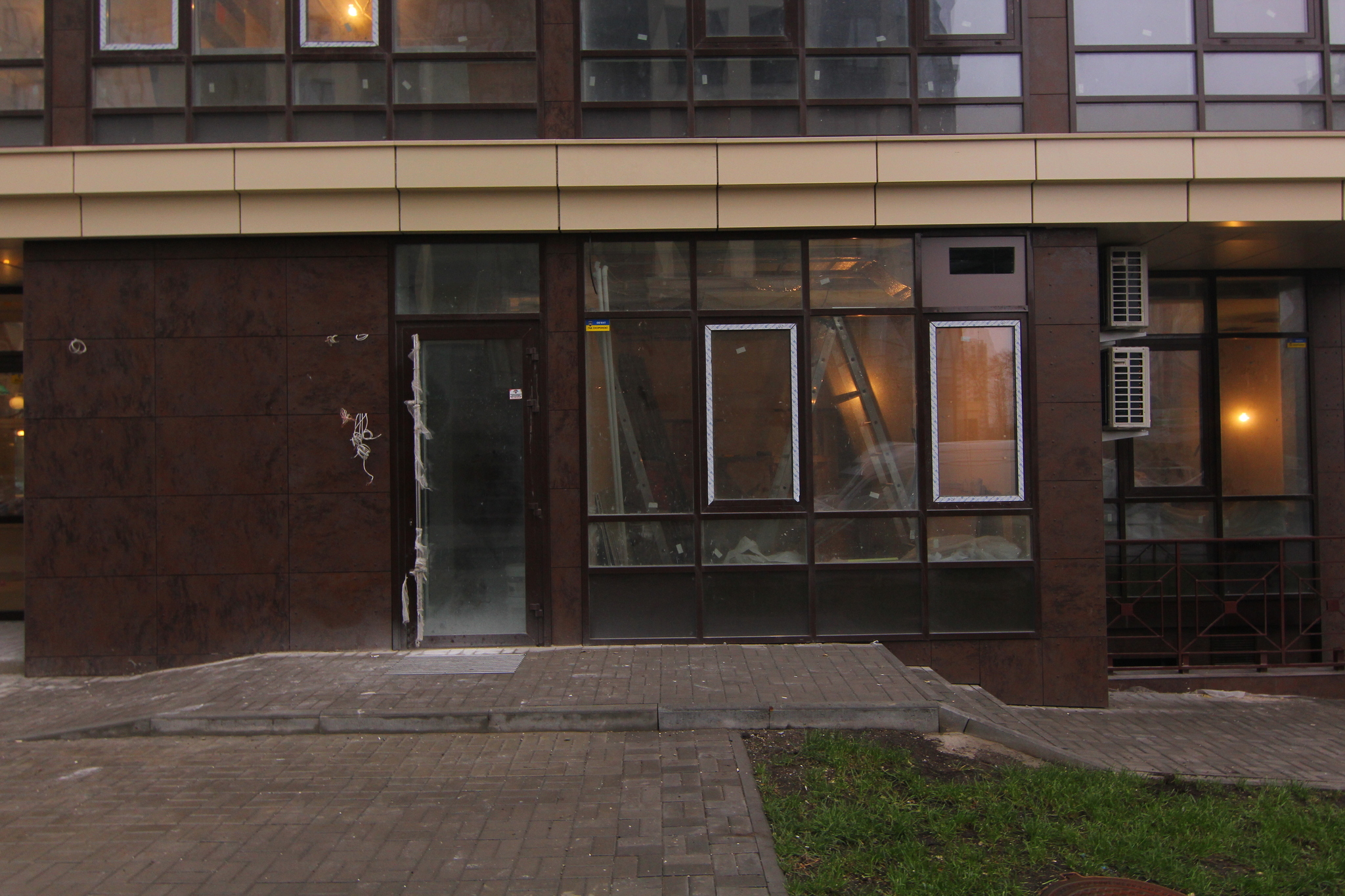 Київ, Маршала Конєва вул., 12А