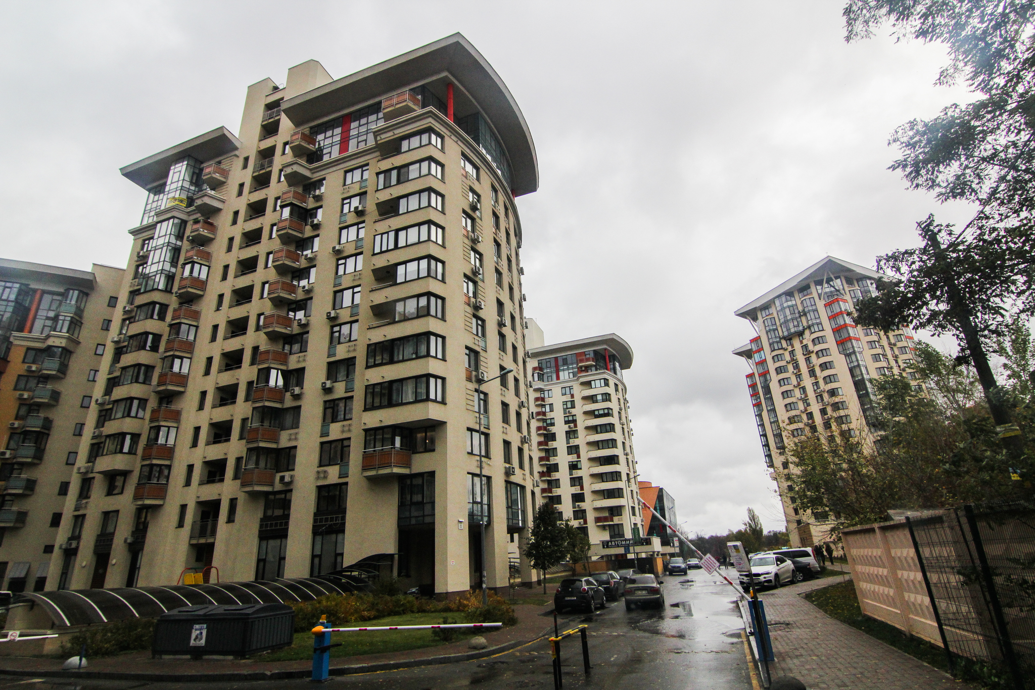 Київ, Ломоносова вул., 73Г