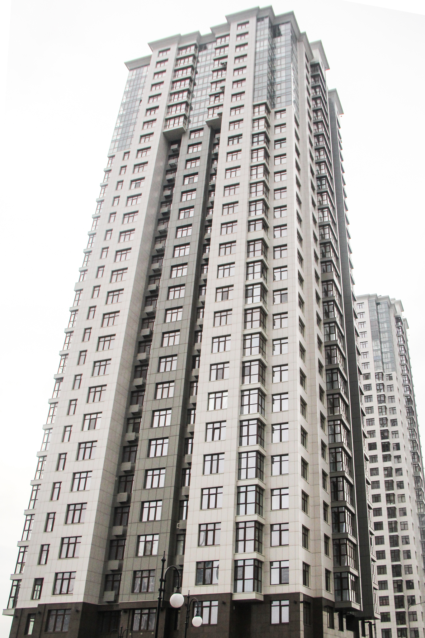 Киев, Михаила Драгомирова ул., 15