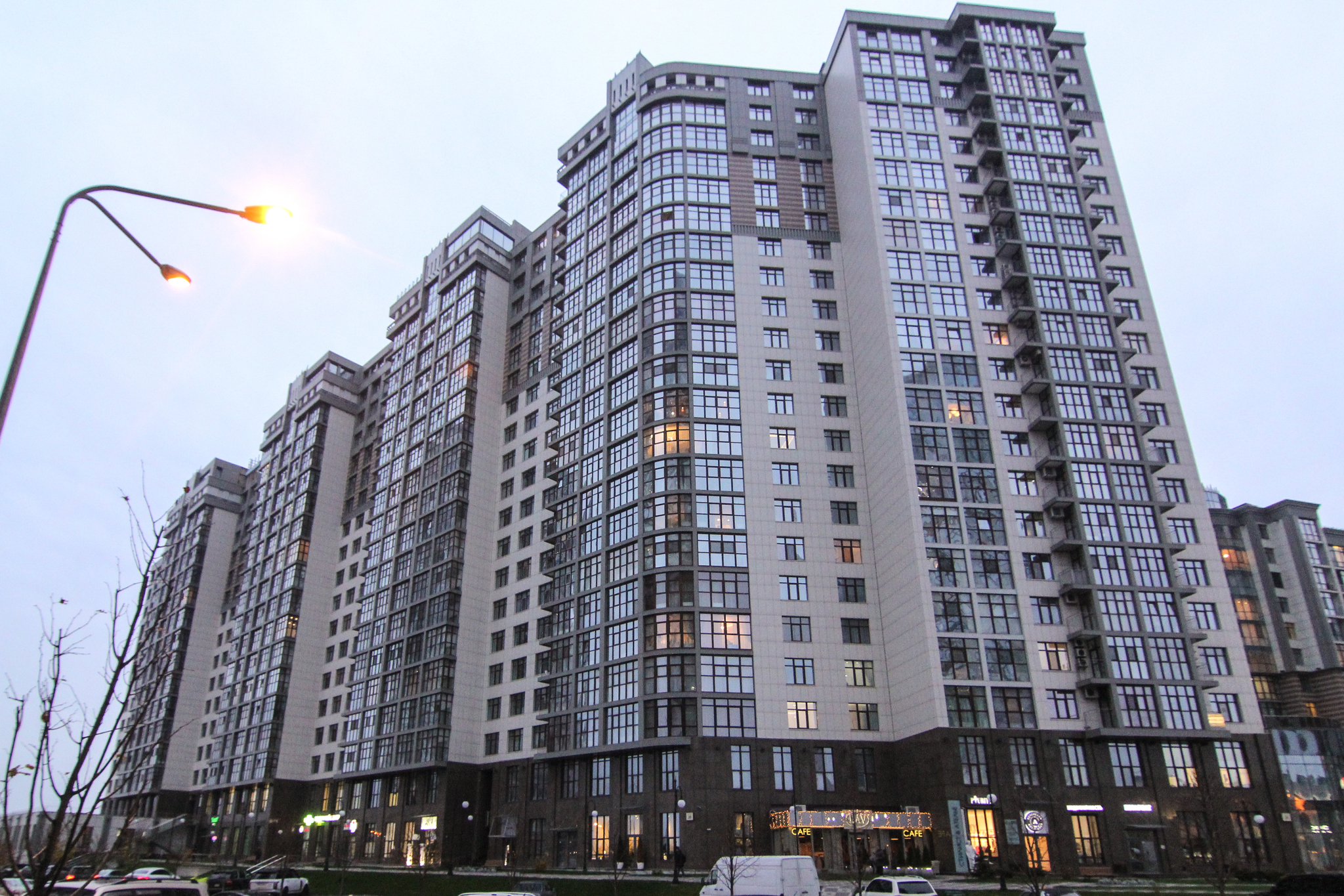 Киев, Михаила Драгомирова ул., 20