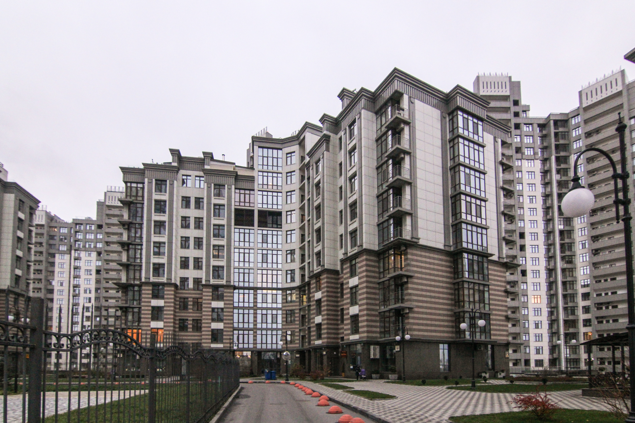 Киев, Михаила Драгомирова ул., 18А