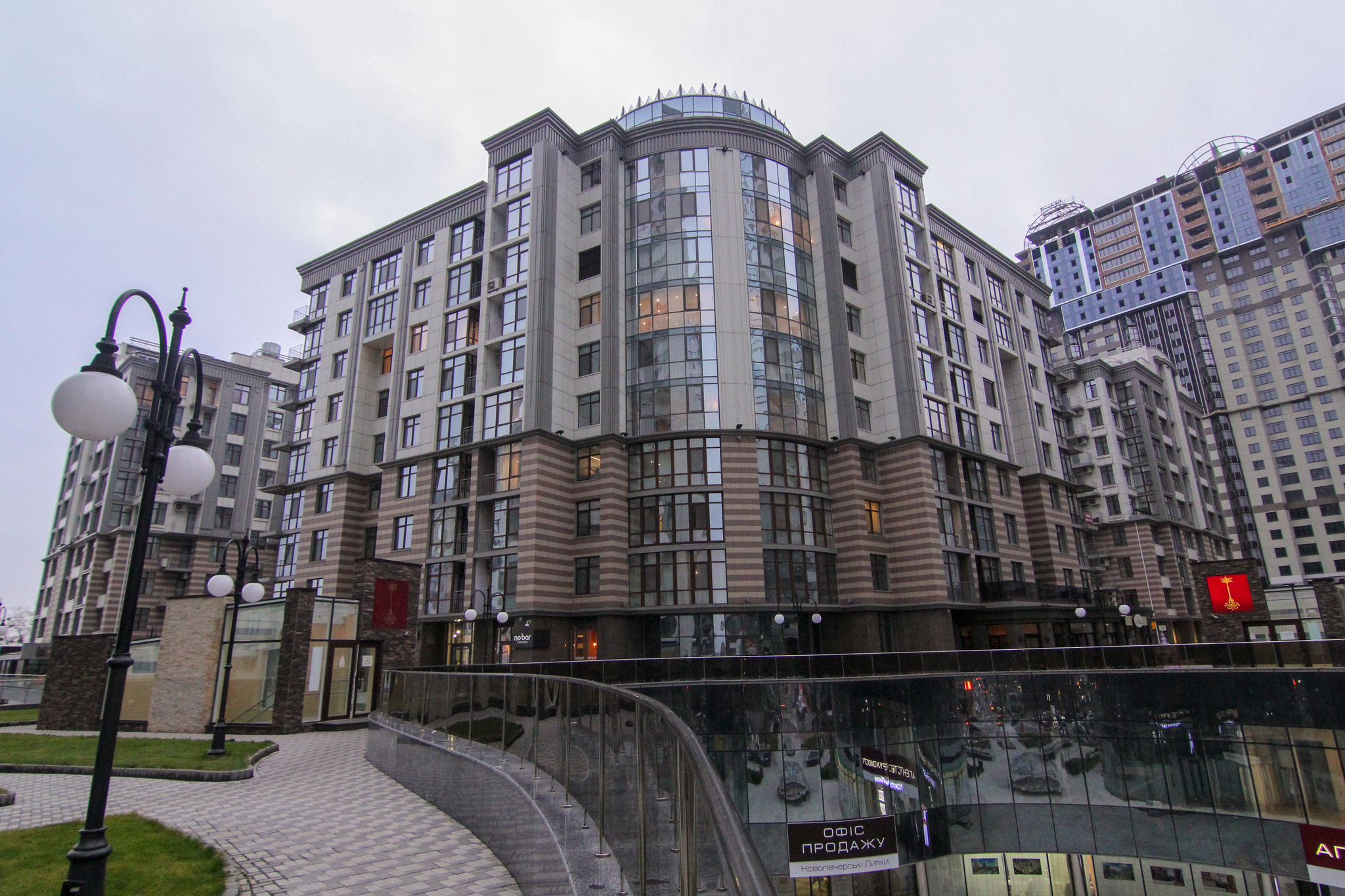 Киев, Михаила Драгомирова ул., 18А