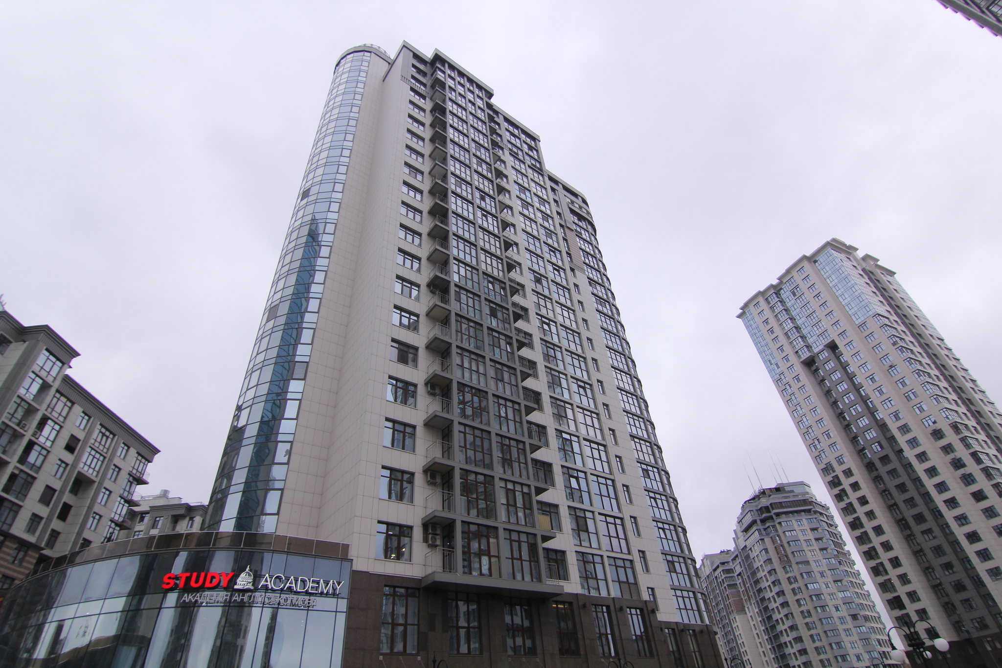 Продаж 4-кімнатної квартири 183 м², Михайла Драгомирова вул., 16