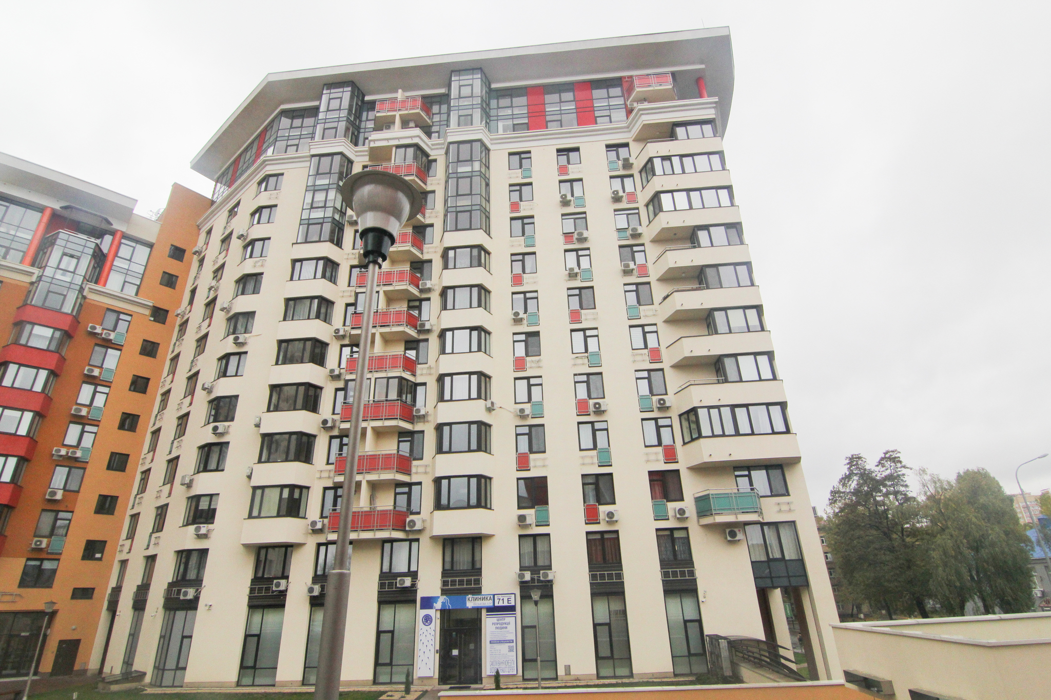 Київ, Ломоносова вул., 71Е